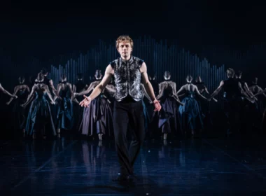 Edison Manuel as Hamlet with the full company behind him. Photo: David Kelly