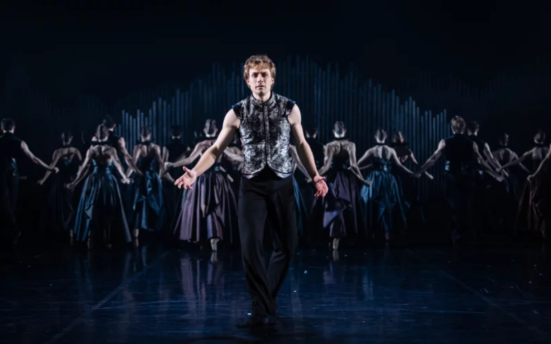 Edison Manuel as Hamlet with the full company behind him. Photo: David Kelly